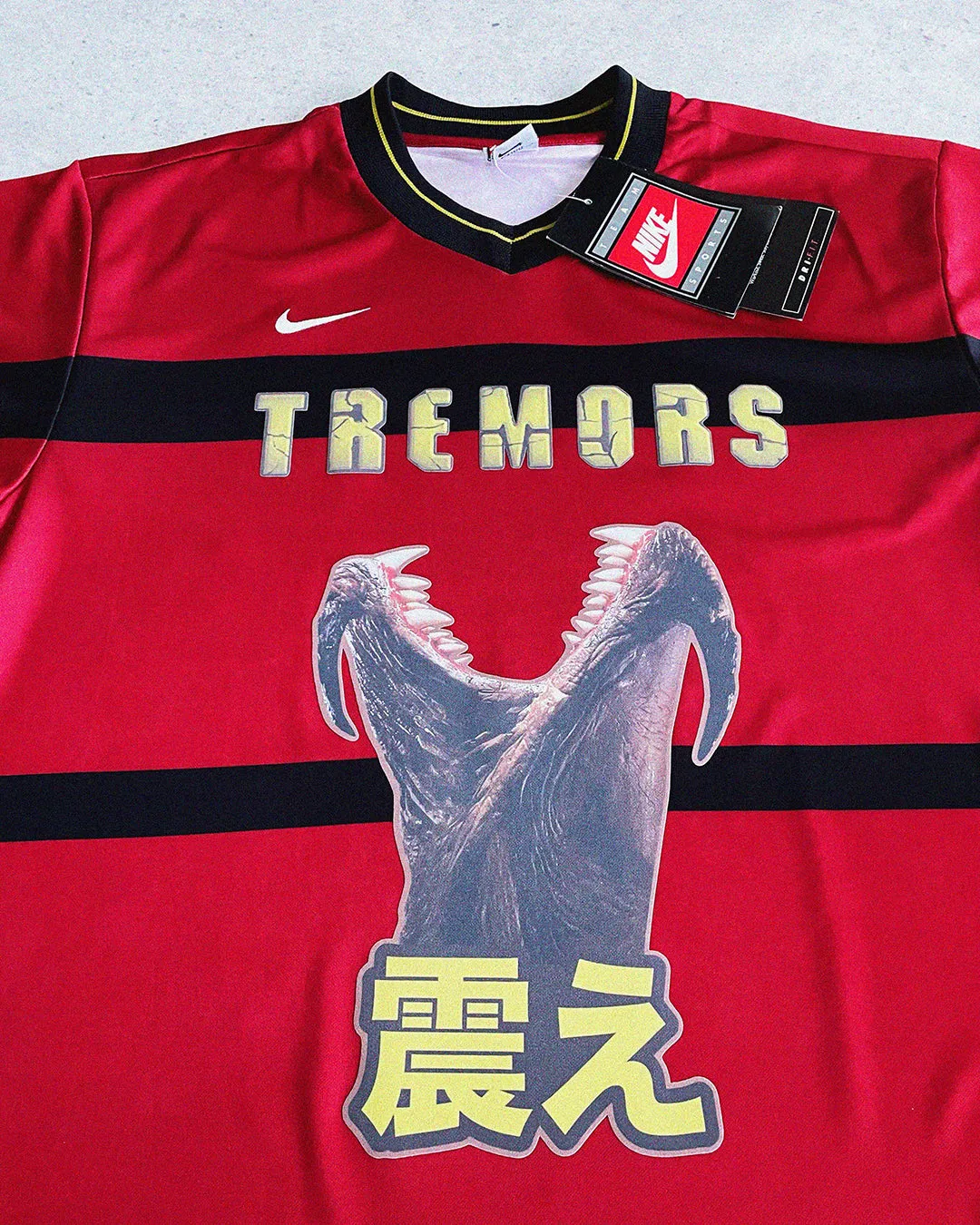 1990 CULT KITS X TREMORS JAPANESE MOVIE MASHUP (L) NIKE