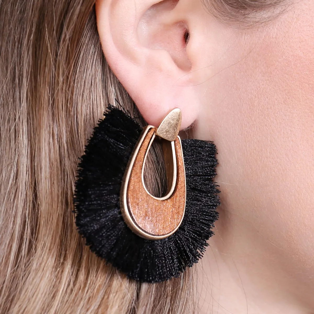 B2e2725 - Wood With Thread Tassel Post Earrings