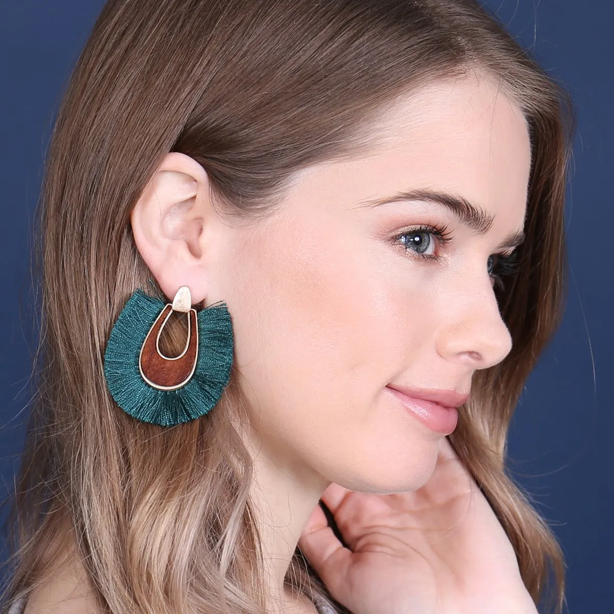 B2e2725 - Wood With Thread Tassel Post Earrings
