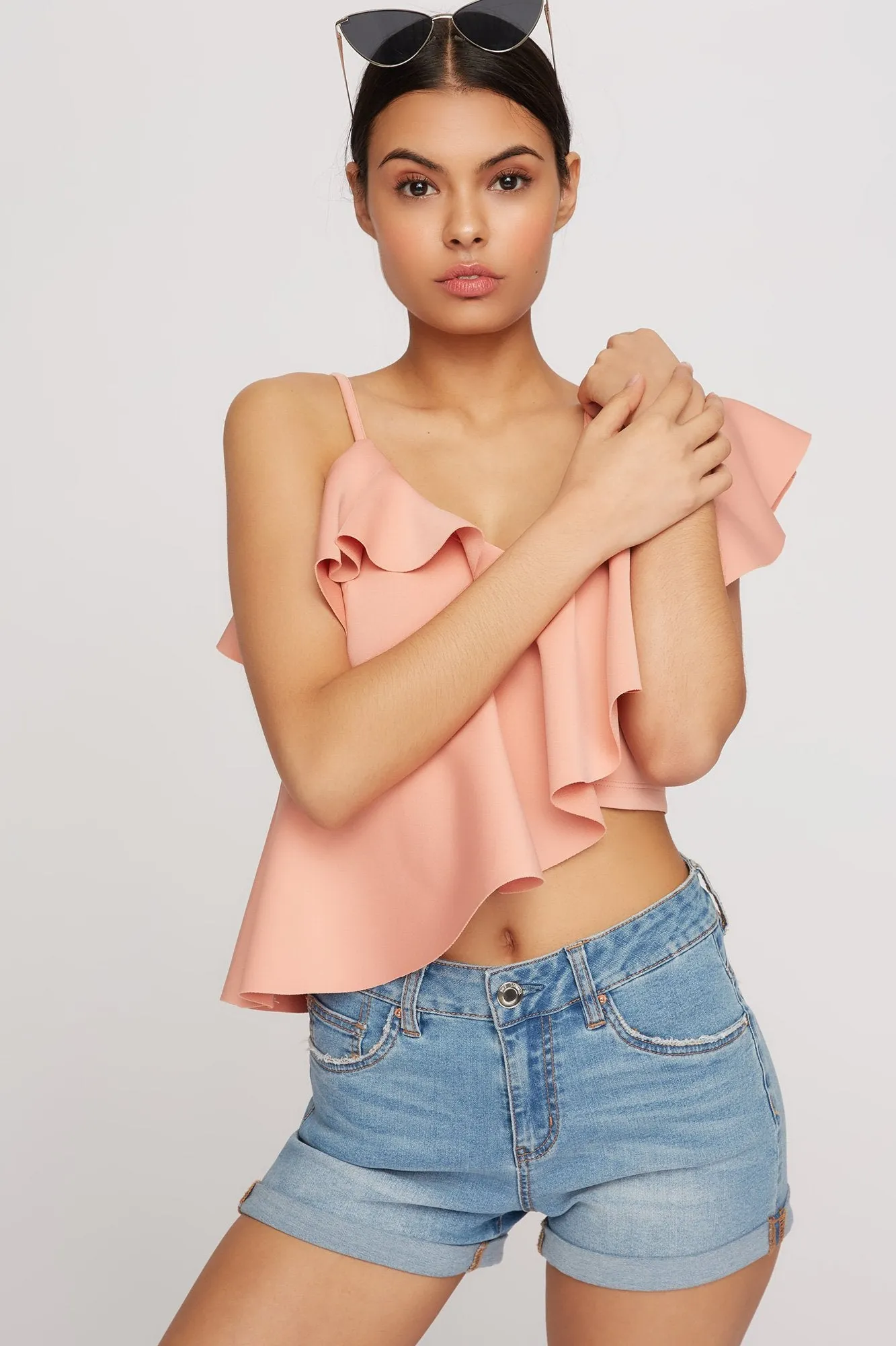 Blouse courte asymétrique de style plongée volantée à épaule unique